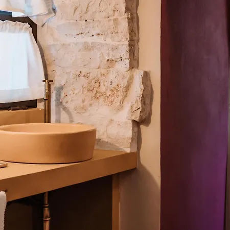 Ozio - Il Trullo Rosso Bed & Breakfast